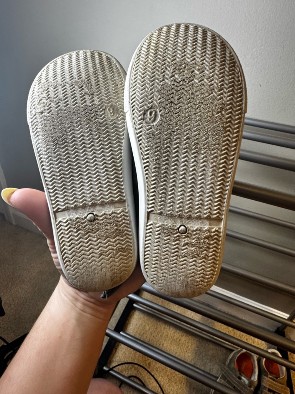 5/$25 EUC Kids Slip-On Canvas Sneakers - Gray Toddler Size 9 - Picture 7 of 7